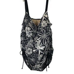 Delta Burke One Piece Swimsuit Black and White Floral Size 18W